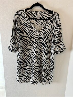 Chico's Zebra-Print V-Neck Button Tunic top side slit rolled tad sleeve (3)XL